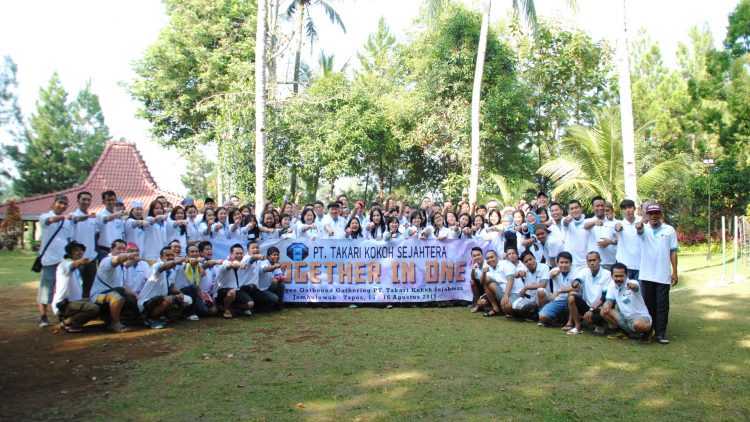 Gathering Karyawan PT. TAKARI KOKOH SEJAHTERA 2015 dengan tema “”TOGETHER IN ONE”” di Jambuluwuk, Bogor pada tanggal 15 – 16 Agustus 2015